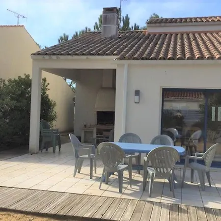 Holiday home Maison Confortable A 500m De La Avec Wifi, Jardin Et Terrasse - - Fr-1-22-339 La Tranche-sur-Mer
