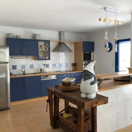 Holiday home Maison Confortable A 500m De La Avec Wifi, Jardin Et Terrasse - - Fr-1-22-339 *